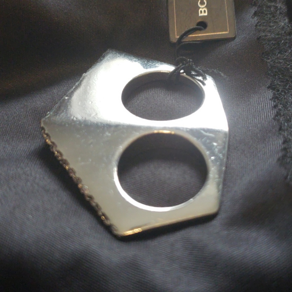 BCBG MAX AZRIA 2 FINGER RHINESTONE RING